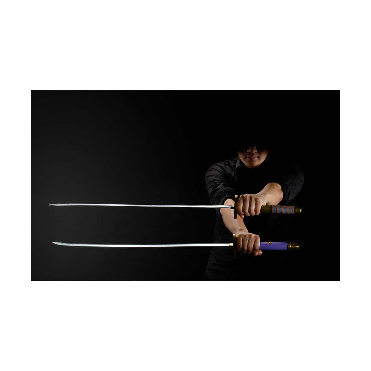 Bandai Tamashii - One Piece - Roronoa Zoro Estilo Tres Espadas Set 1/1 - Set 3 Réplicas de Espadas