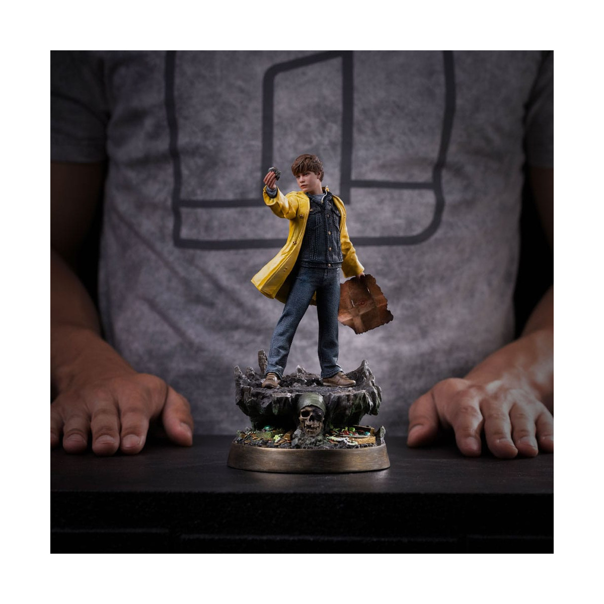 Iron Studios - Mickey Mouse Walsh - Los Goonies (40 aniversario) 1/10 Art Scale