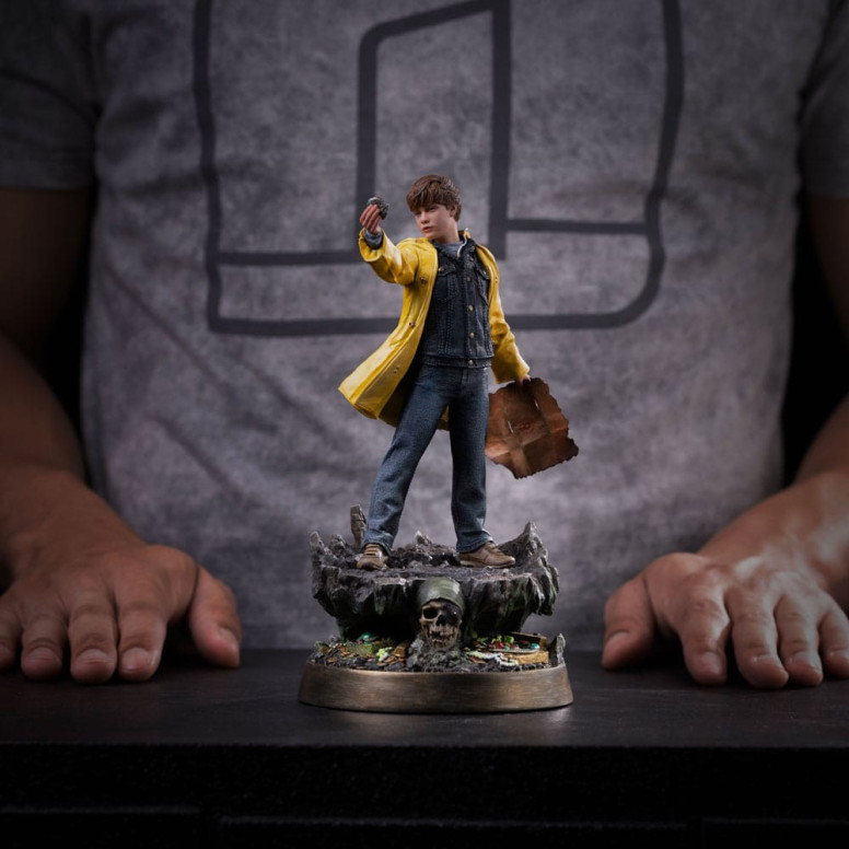 Iron Studios - Mickey Mouse Walsh - Los Goonies (40 aniversario) 1/10 Art Scale