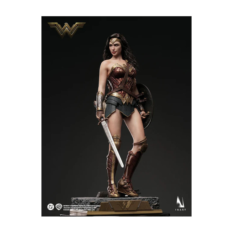 INART - Wonder Woman Figura Coleccionable a Escala 1/6 - Batman Vs Superman