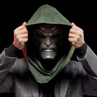 Hasbro - Réplica Casco Dr Doom 1/1 - Marvel Legends Casco