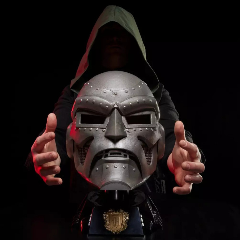 Hasbro - Réplica Casco Dr Doom 1/1 - Marvel Legends Casco