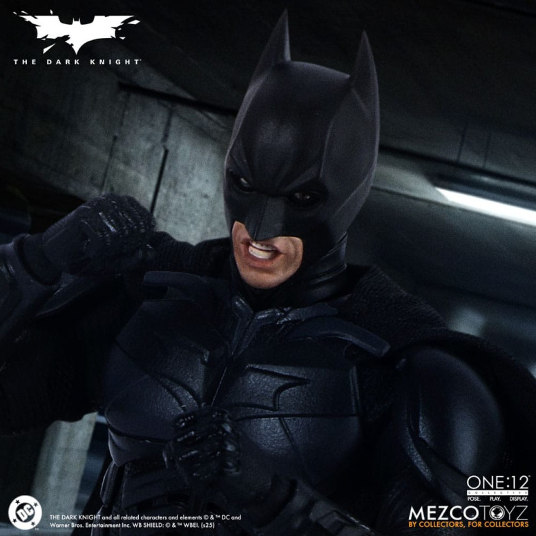 Mezco One 12 - El Caballero Oscuro - BATMAN - DC Comics