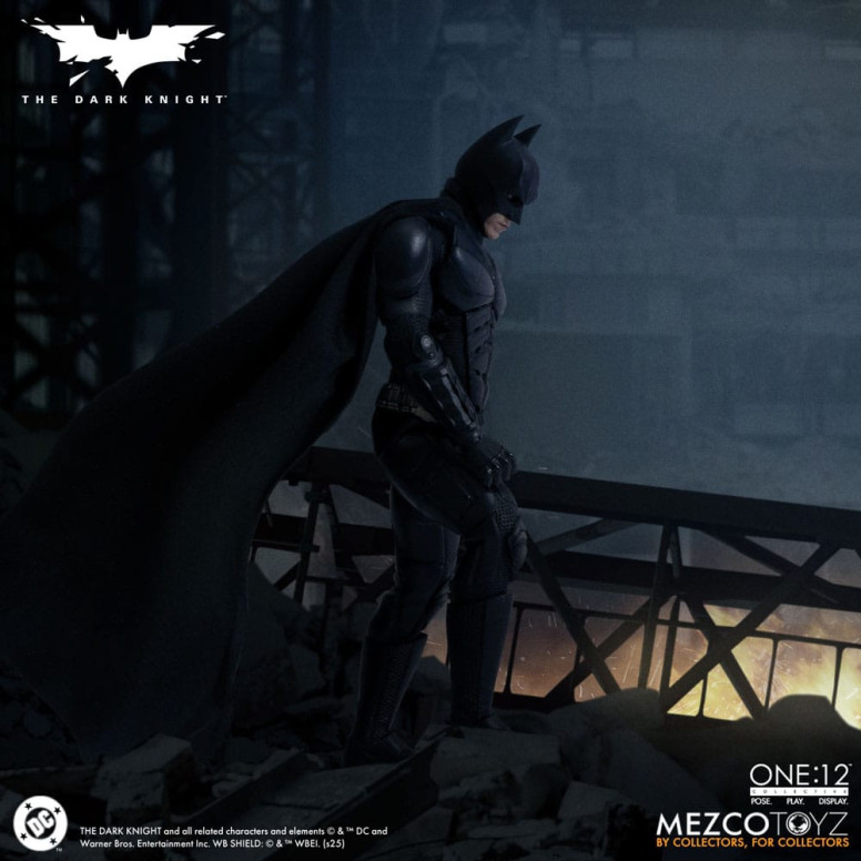 Mezco One 12 - El Caballero Oscuro - BATMAN - DC Comics