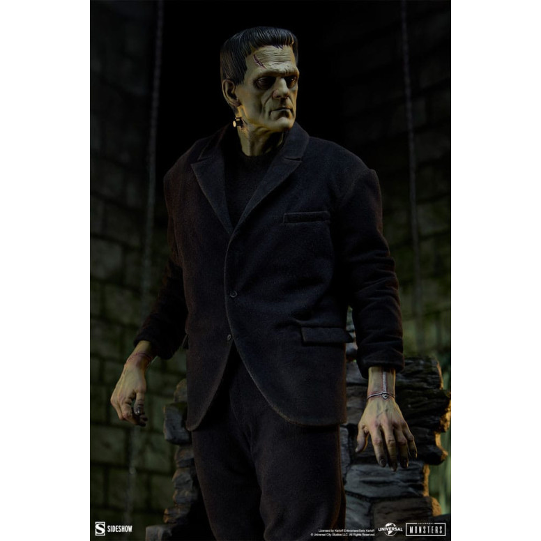 Sideshow Universal Monsters - Formato Premium Frankenstein (Traje de tela) 1/4