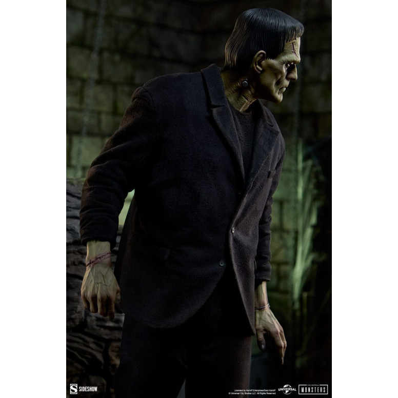 Sideshow Universal Monsters - Formato Premium Frankenstein (Traje de tela) 1/4