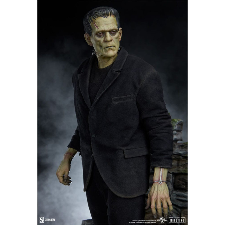 Sideshow Universal Monsters - Formato Premium Frankenstein (Traje de tela) 1/4