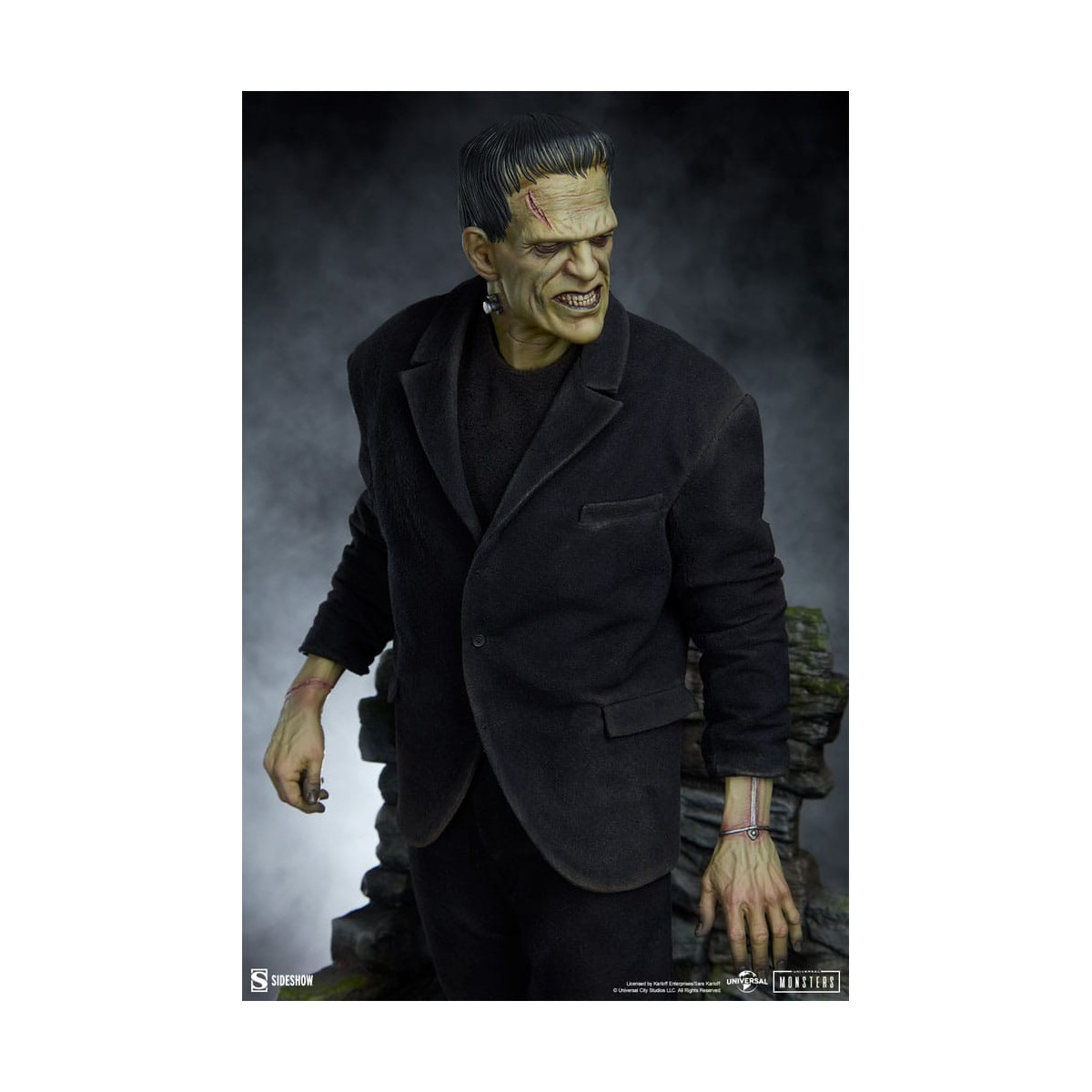 Sideshow Universal Monsters - Formato Premium Frankenstein (Traje de tela) 1/4