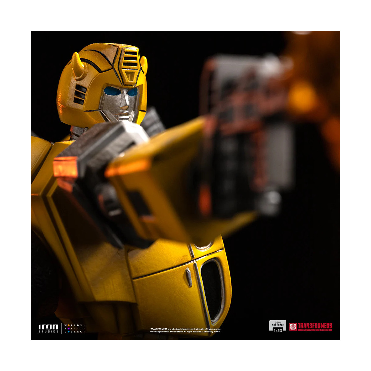 Iron Studios - Transformers - Bumblebee Demi Art Escala 1/20