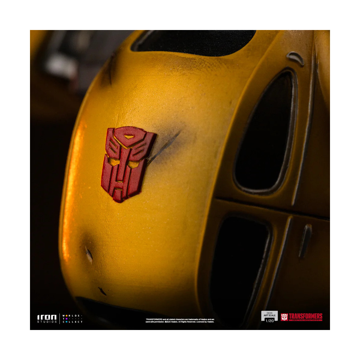 Iron Studios - Transformers - Bumblebee Demi Art Escala 1/20