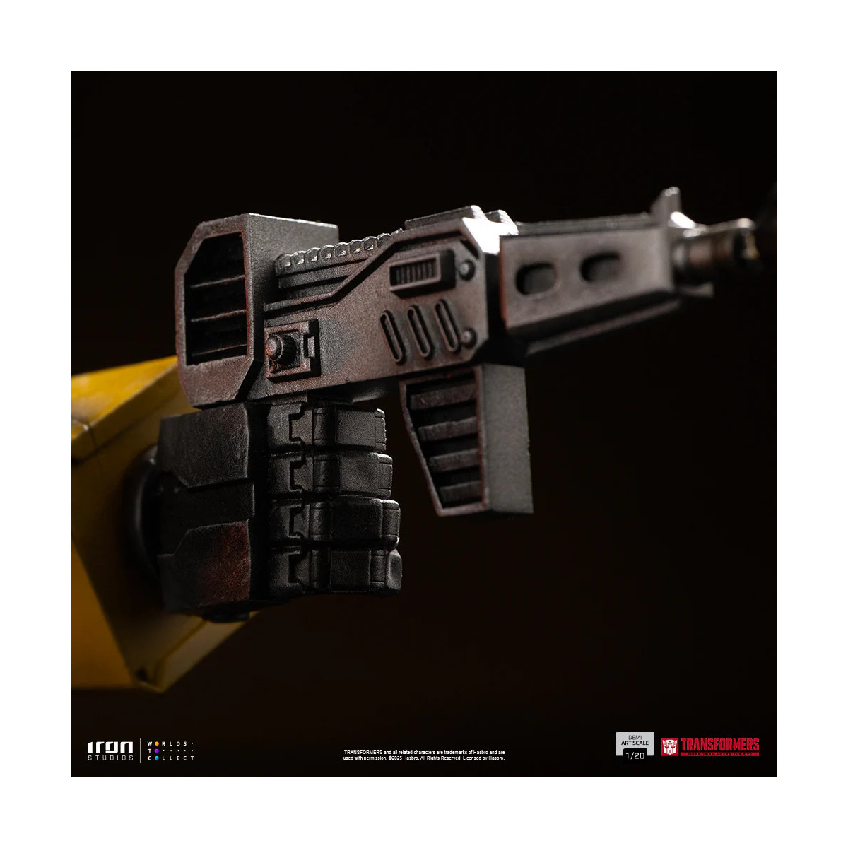 Iron Studios - Transformers - Bumblebee Demi Art Escala 1/20