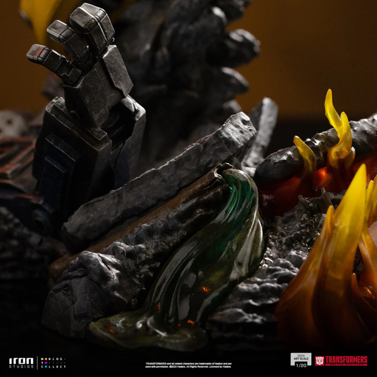 Iron Studios - Transformers - Bumblebee Demi Art Escala 1/20