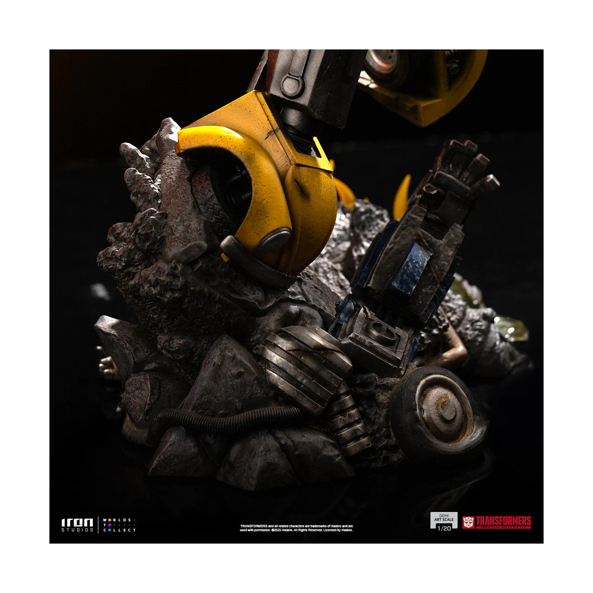 Iron Studios - Transformers - Bumblebee Demi Art Escala 1/20