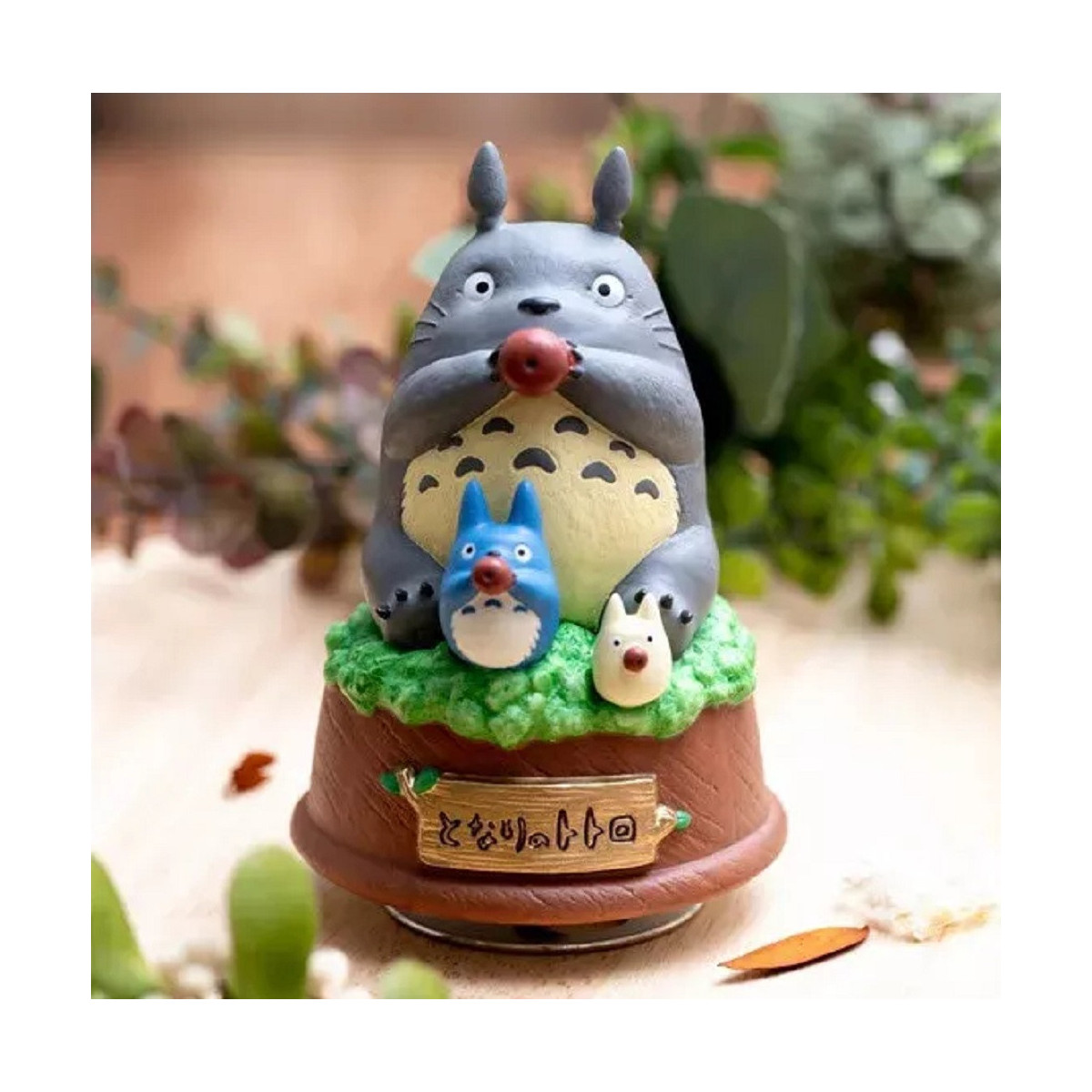 Maison Ghibli - Sekiguchi Grande Totoro Musical Statue toca la ocarina - Mi vecino Totoro
