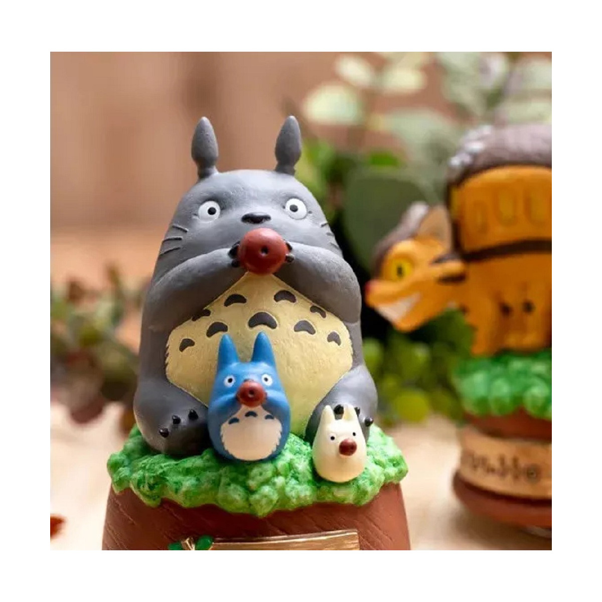 Maison Ghibli - Sekiguchi Grande Totoro Musical Statue toca la ocarina - Mi vecino Totoro