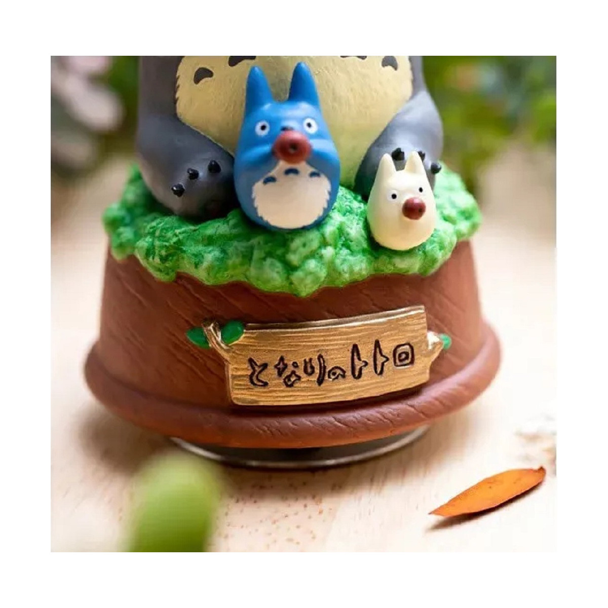 Maison Ghibli - Sekiguchi Grande Totoro Musical Statue toca la ocarina - Mi vecino Totoro