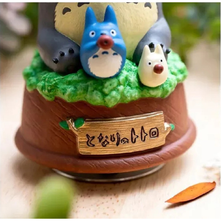 Maison Ghibli - Sekiguchi Grande Totoro Musical Statue toca la ocarina - Mi vecino Totoro