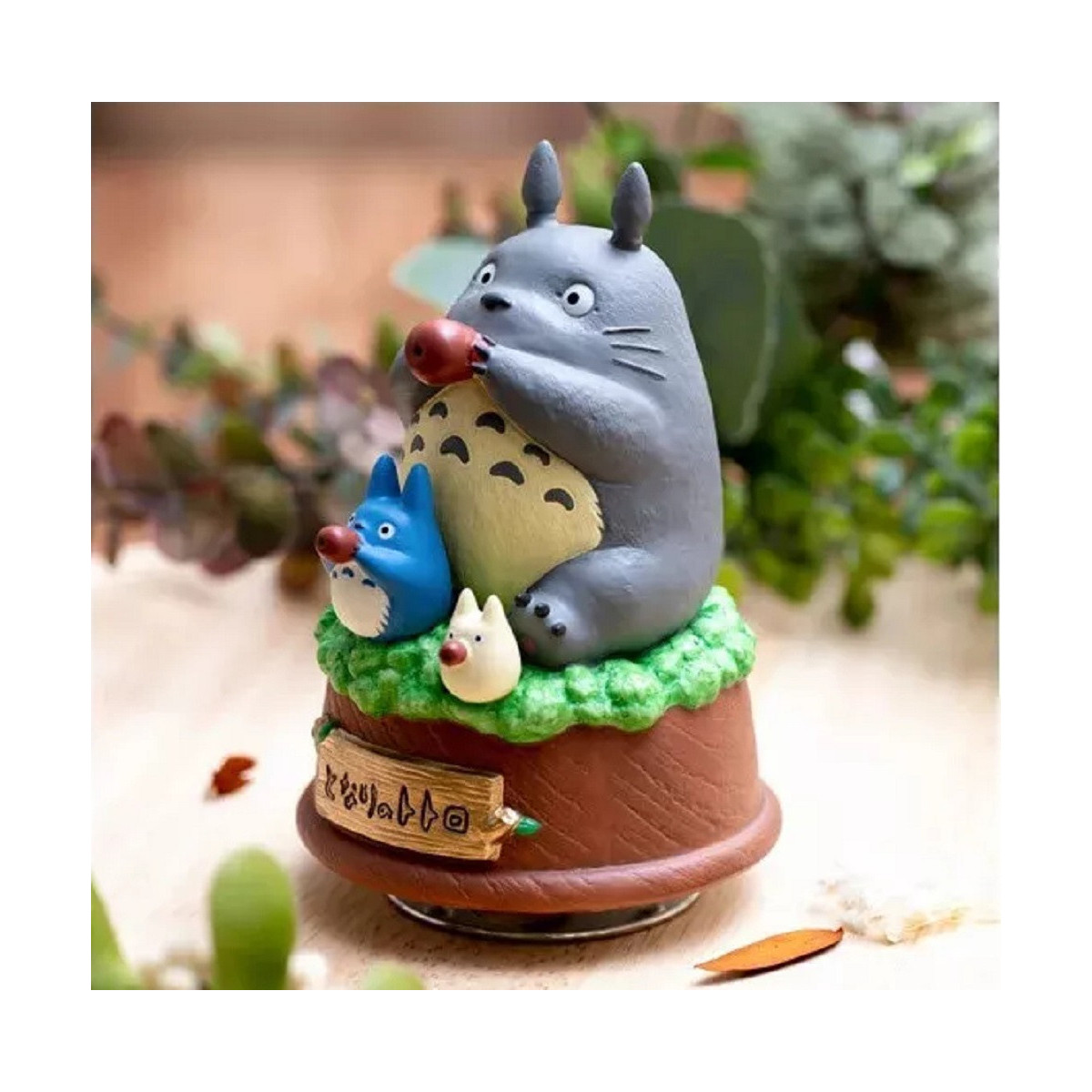 Maison Ghibli - Sekiguchi Grande Totoro Musical Statue toca la ocarina - Mi vecino Totoro