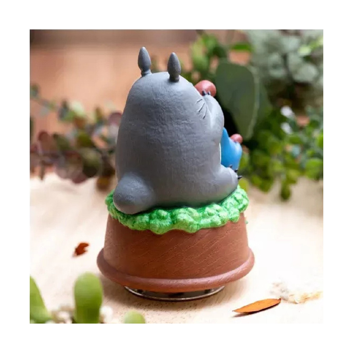 Maison Ghibli - Sekiguchi Grande Totoro Musical Statue toca la ocarina - Mi vecino Totoro