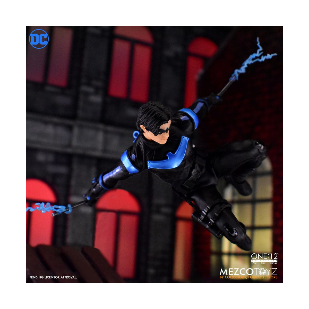 Mezco One 12 - NIGHTWING - DC Comics