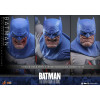 Hot Toys - BATMAN - Batman: El Caballero Oscuro Regresa (Battle Damaged Version) Comic Masterpiece 1/6