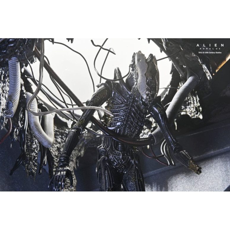 Neca - Alien: Romulus - Deluxe Suspendido Laboratorio Xenomorfo XX121