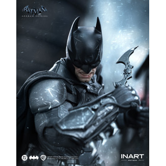 INART - Batman (Battle Damaged Version) - Batman: Arkham Origins Figura a escala 1/12