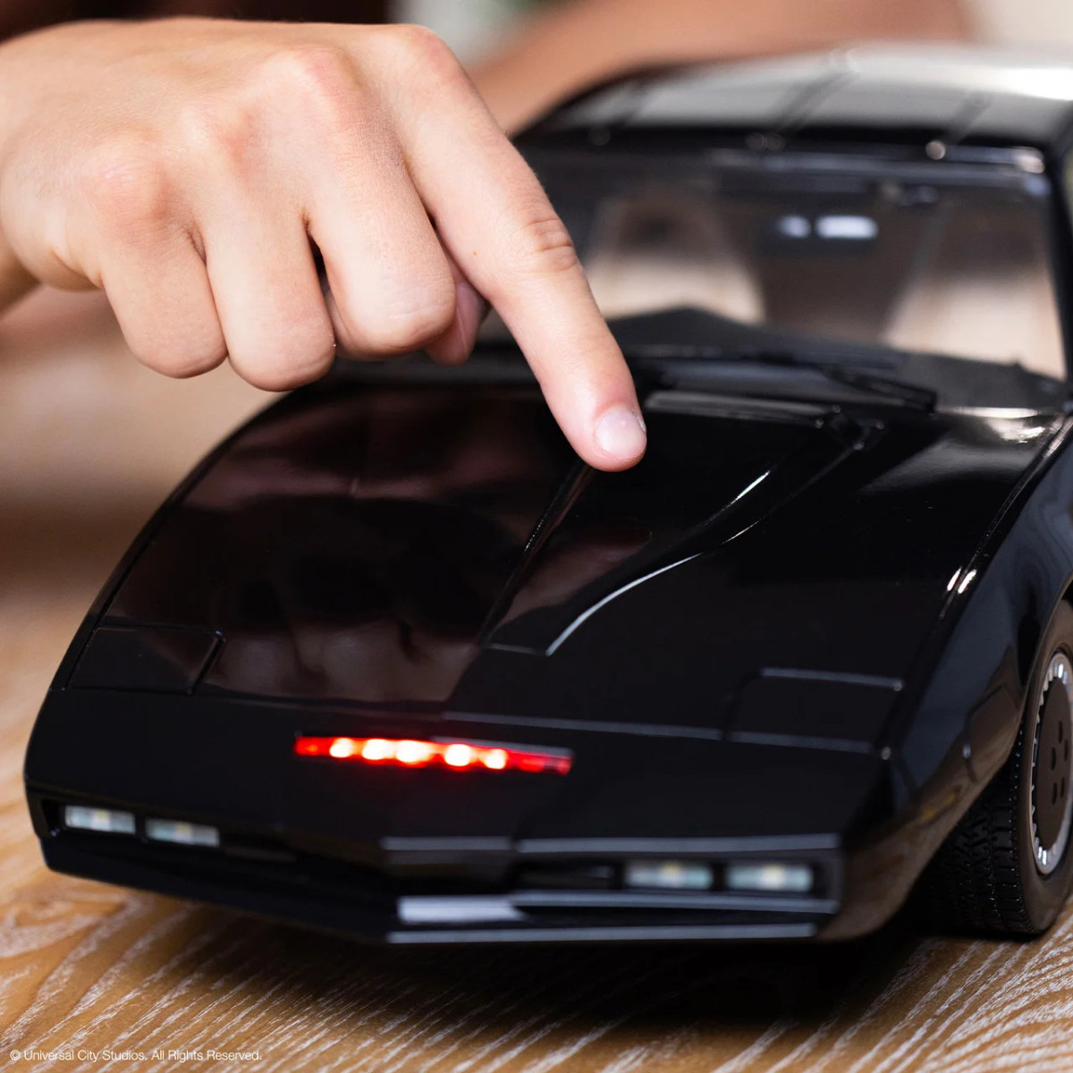 Takara Tomy - Knight Rider K2000 - Modelo a escala 1/10 de « K.I.T.T » en metal fundido