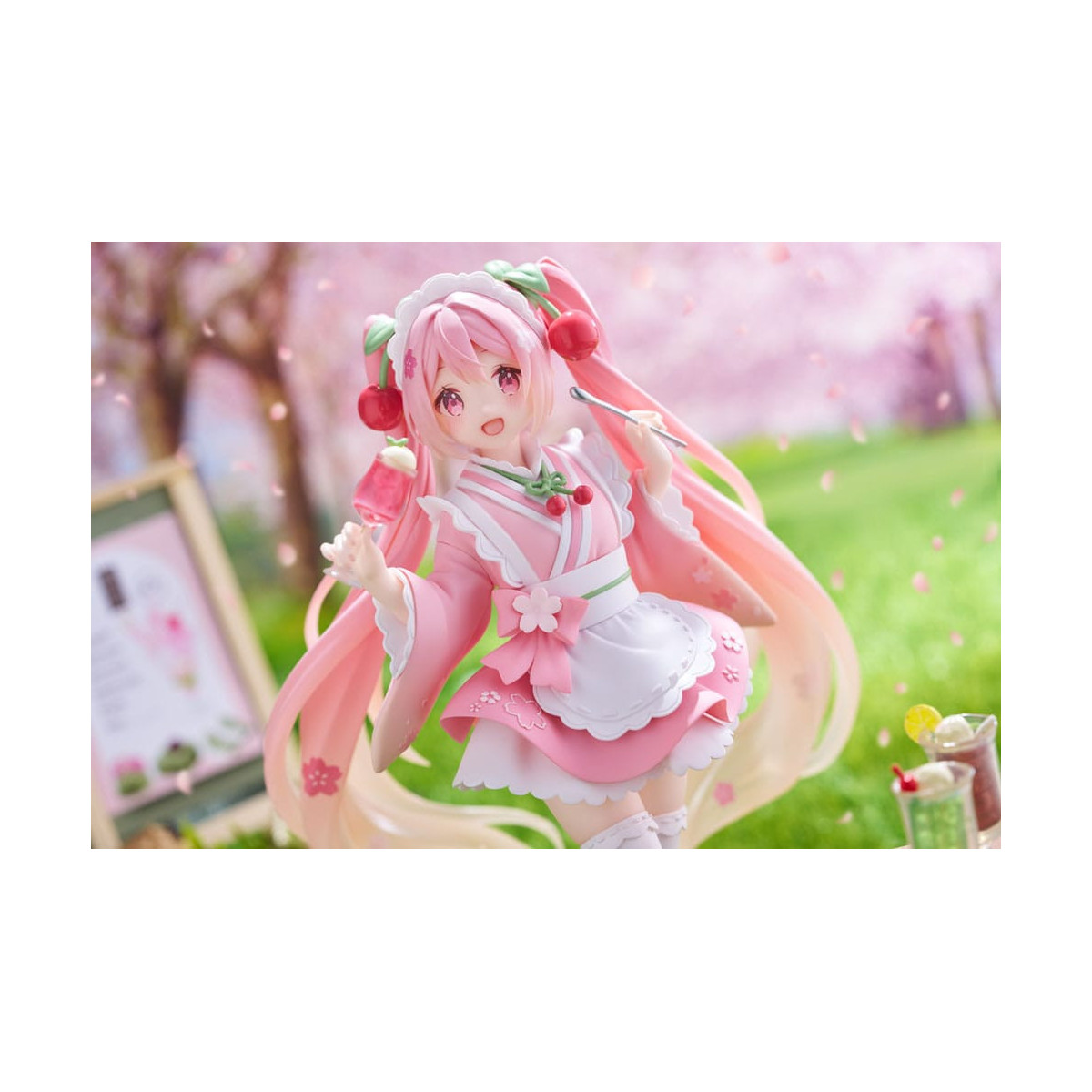 Taito AMP Fig - Hatsune Miku - Sakura Miku «Newley Written», versión «Japanese Cafe», reedición