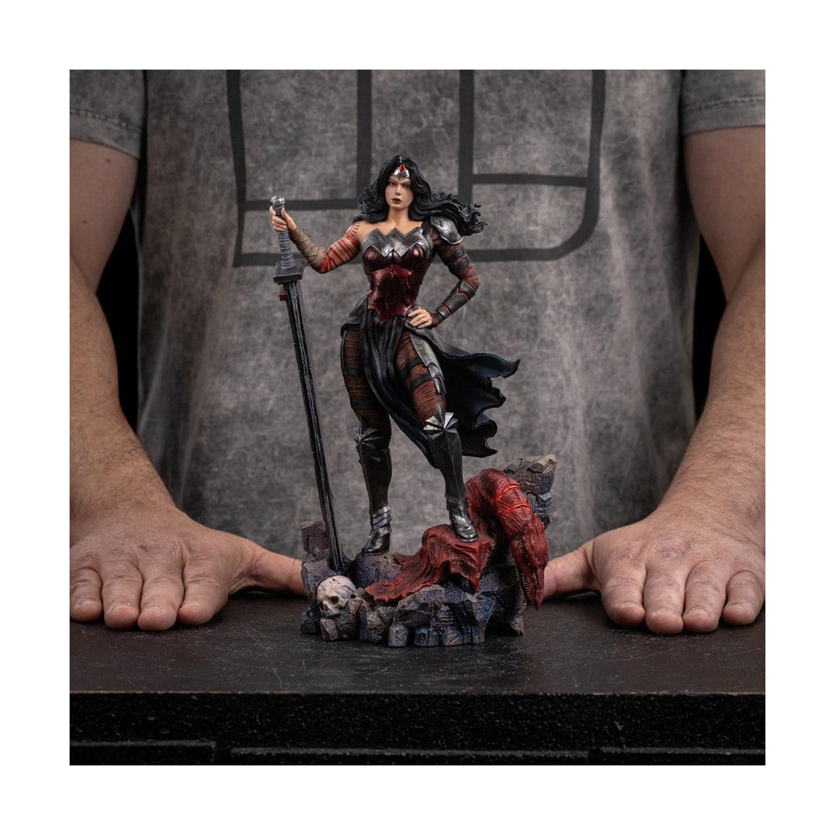Iron Studios - DC Comics - « Wonder Woman » Absolute Art, escala 1/10