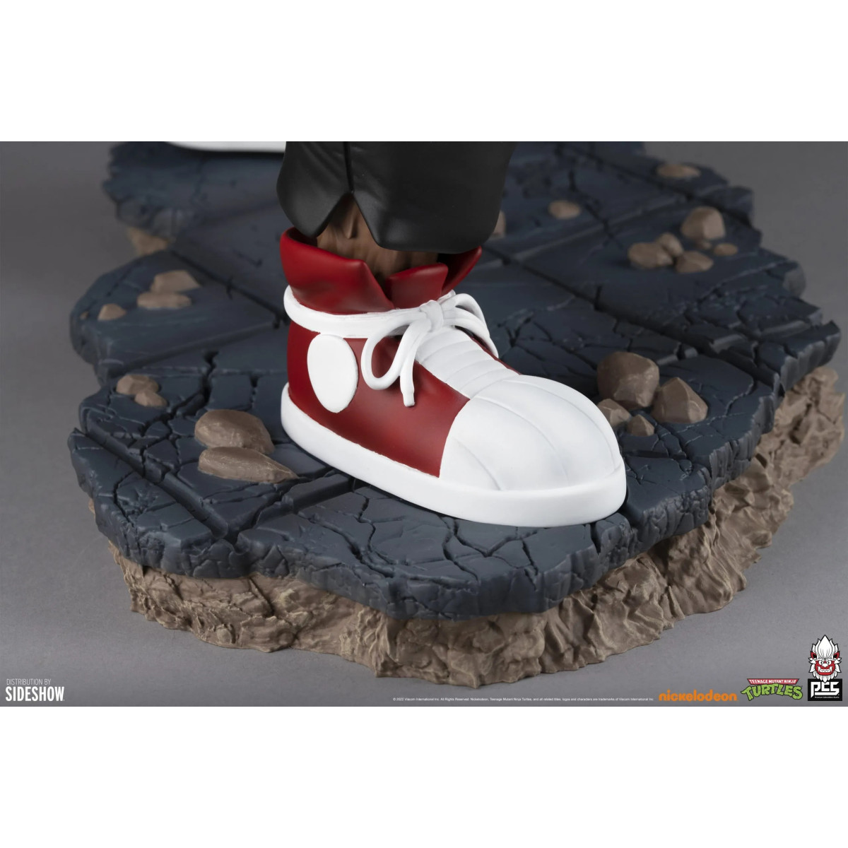 Premium Collectibles Studio PCS - Estatua de Rocksteady a escala 1/4 - Figura de las Tortugas Ninja (TMNT)