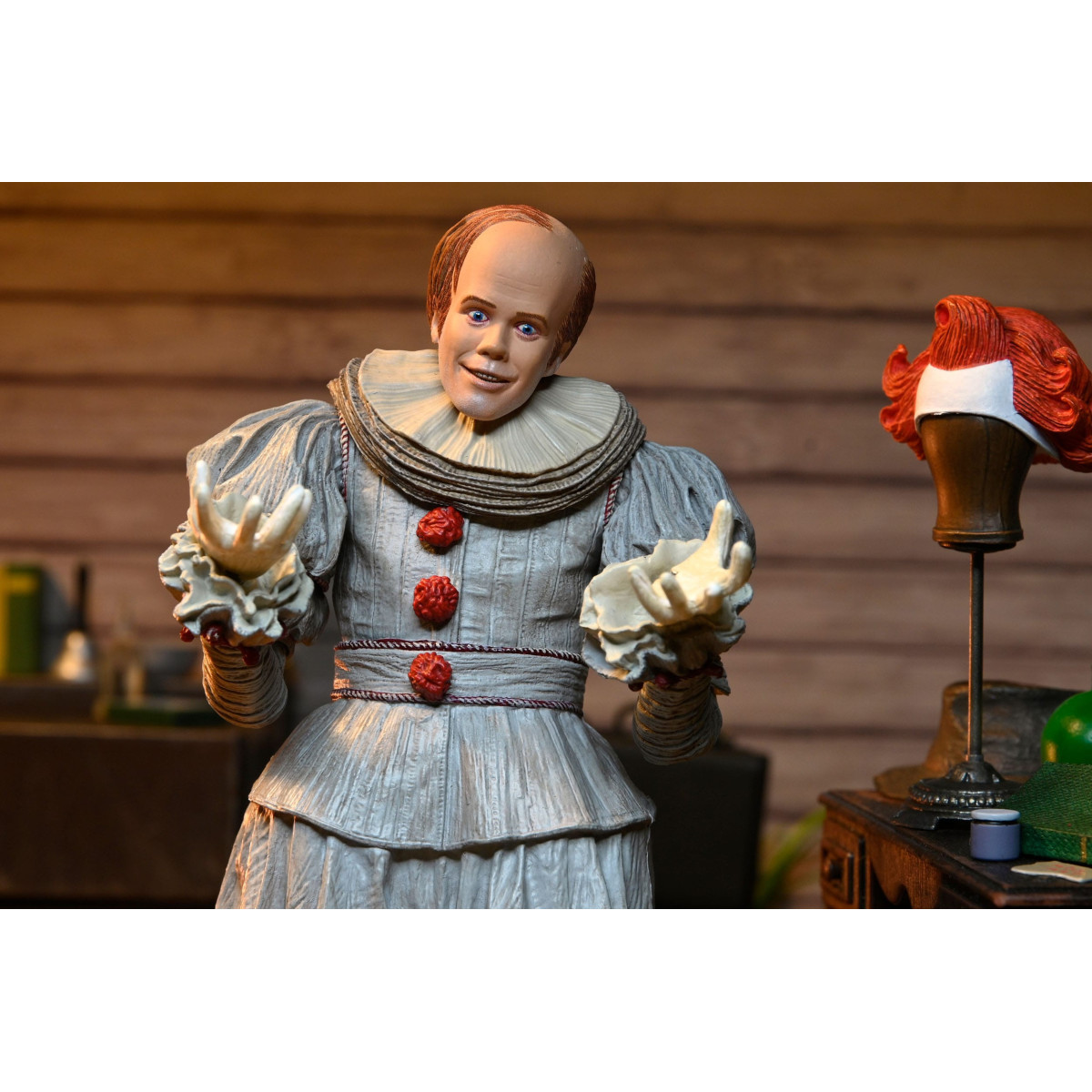 Neca IT - CA - Figura «Welcome To Derry» de Ultimate Bob Gray como Pennywise
