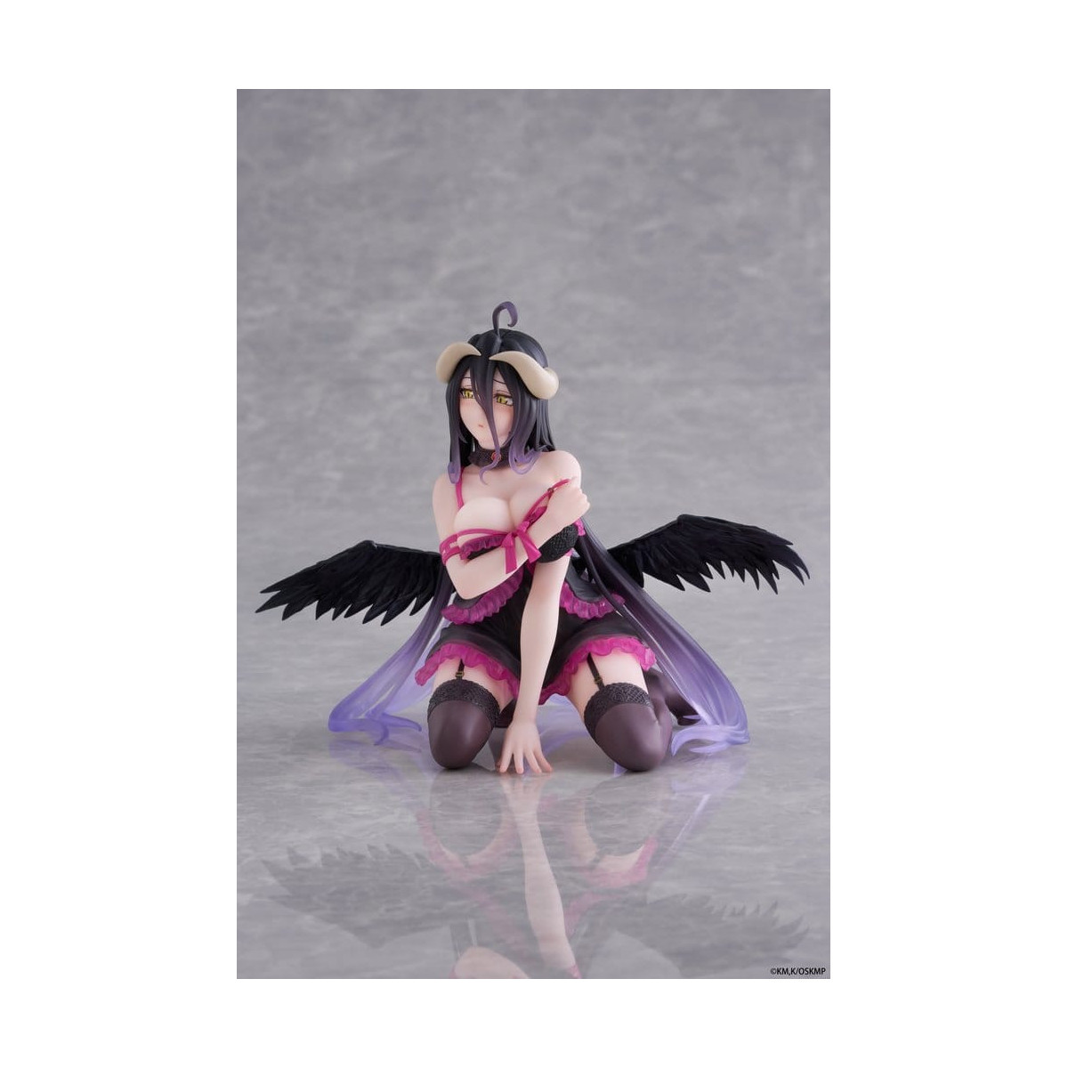 Taito - Figura de escritorio de Albedo (versión en camisón) - Overlord