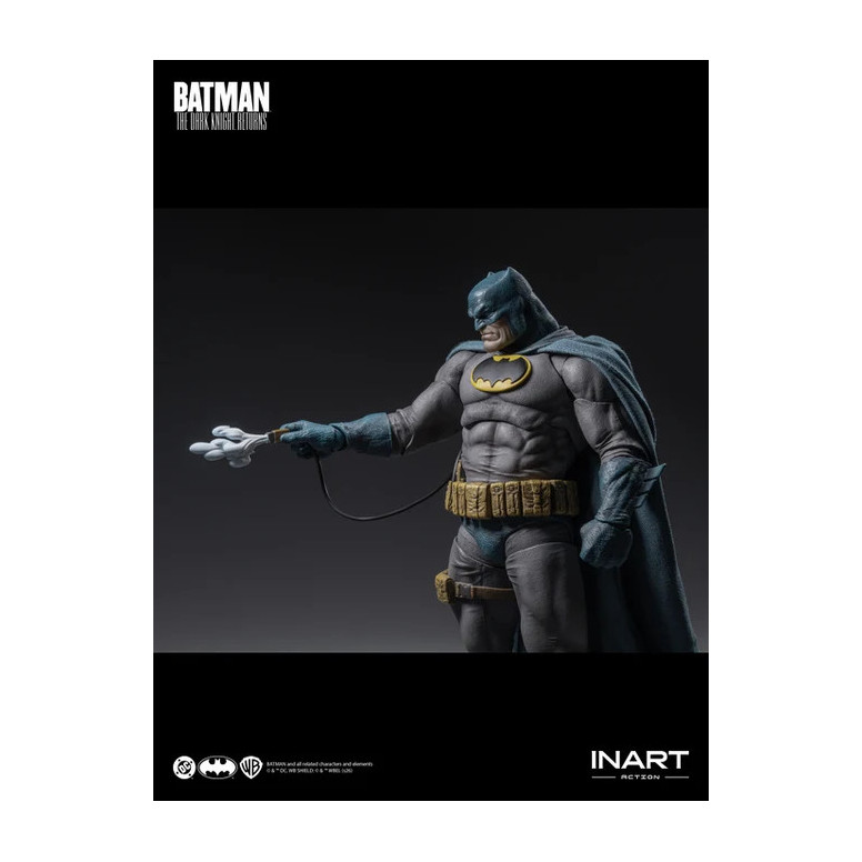 INART - Batman: El regreso del Caballero Oscuro - Figura de Batman (traje azul) a escala 1/12