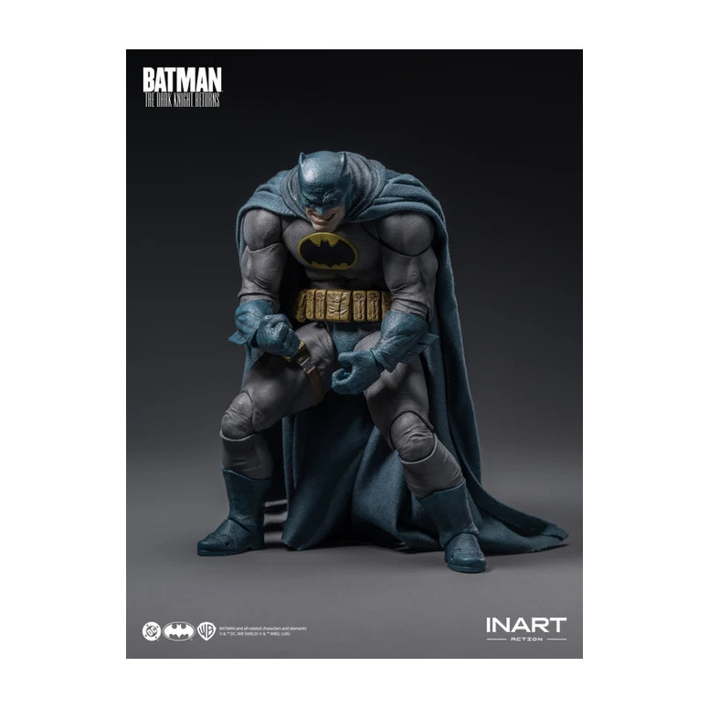 INART - Batman: El regreso del Caballero Oscuro - Figura de Batman (traje azul) a escala 1/12