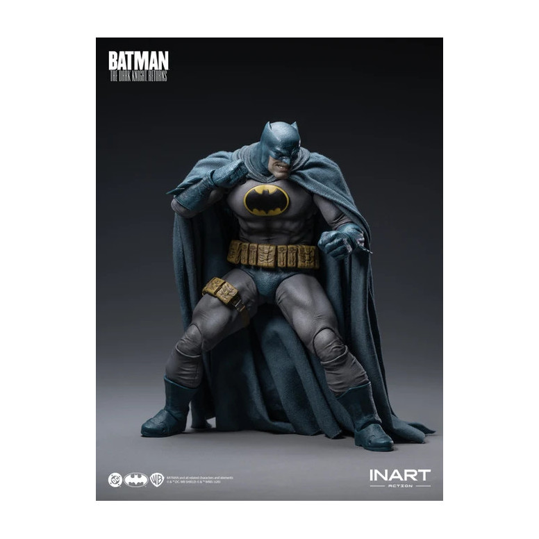 INART - Batman: El regreso del Caballero Oscuro - Figura de Batman (traje azul) a escala 1/12