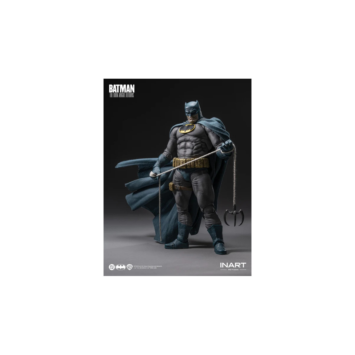 INART - Batman: El regreso del Caballero Oscuro - Figura de Batman (traje azul) a escala 1/12