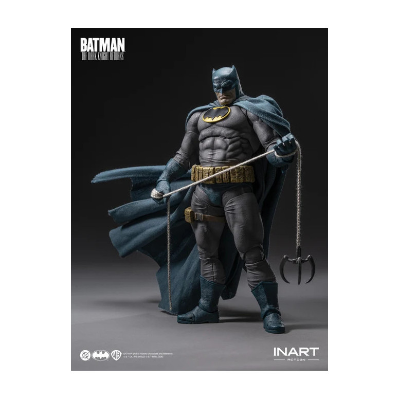INART - Batman: El regreso del Caballero Oscuro - Figura de Batman (traje azul) a escala 1/12