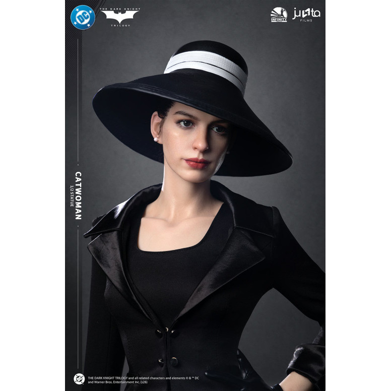 Infinity Studio - Estatua de Catwoman a escala 1:2 - El caballero oscuro: La leyenda renace