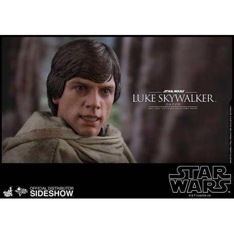 Hot Toys Star Wars The Force Awakens Luke Skywalker 1/6