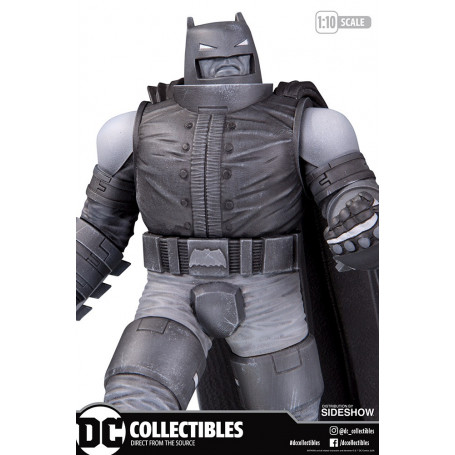 DC Direct Armored Batman Black & White estatua de Frank Miller