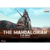 Hot Toys Star Wars - El Mandaloriano y Blurrg