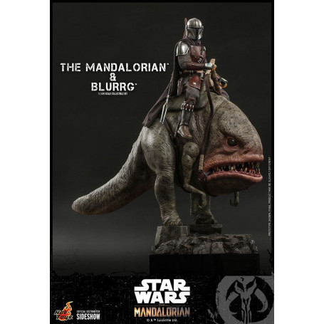 Hot Toys Star Wars - El Mandaloriano y Blurrg