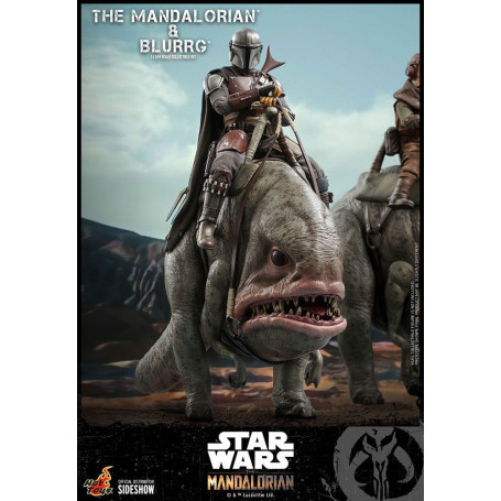 Hot Toys Star Wars - El Mandaloriano y Blurrg