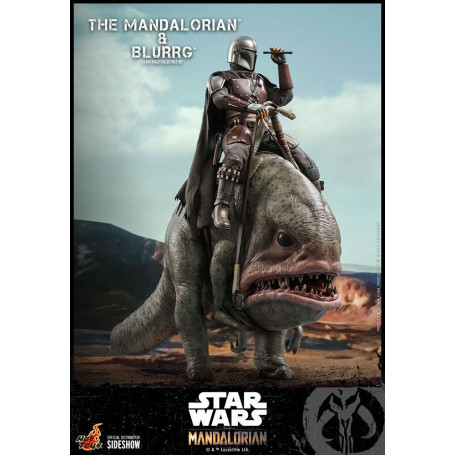 Hot Toys Star Wars - El Mandaloriano y Blurrg