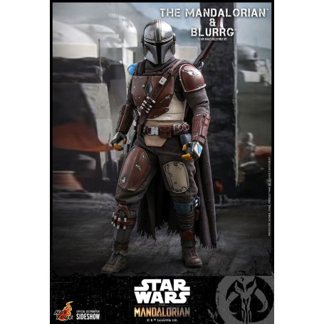 Hot Toys Star Wars - El Mandaloriano y Blurrg