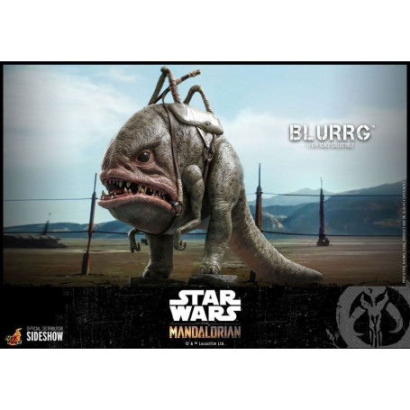 Hot Toys Star Wars - El Mandaloriano y Blurrg