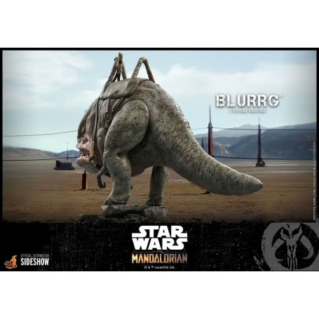 Hot Toys Star Wars - El Mandaloriano y Blurrg