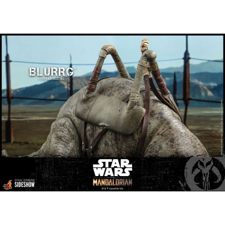 Hot Toys Star Wars - El Mandaloriano y Blurrg