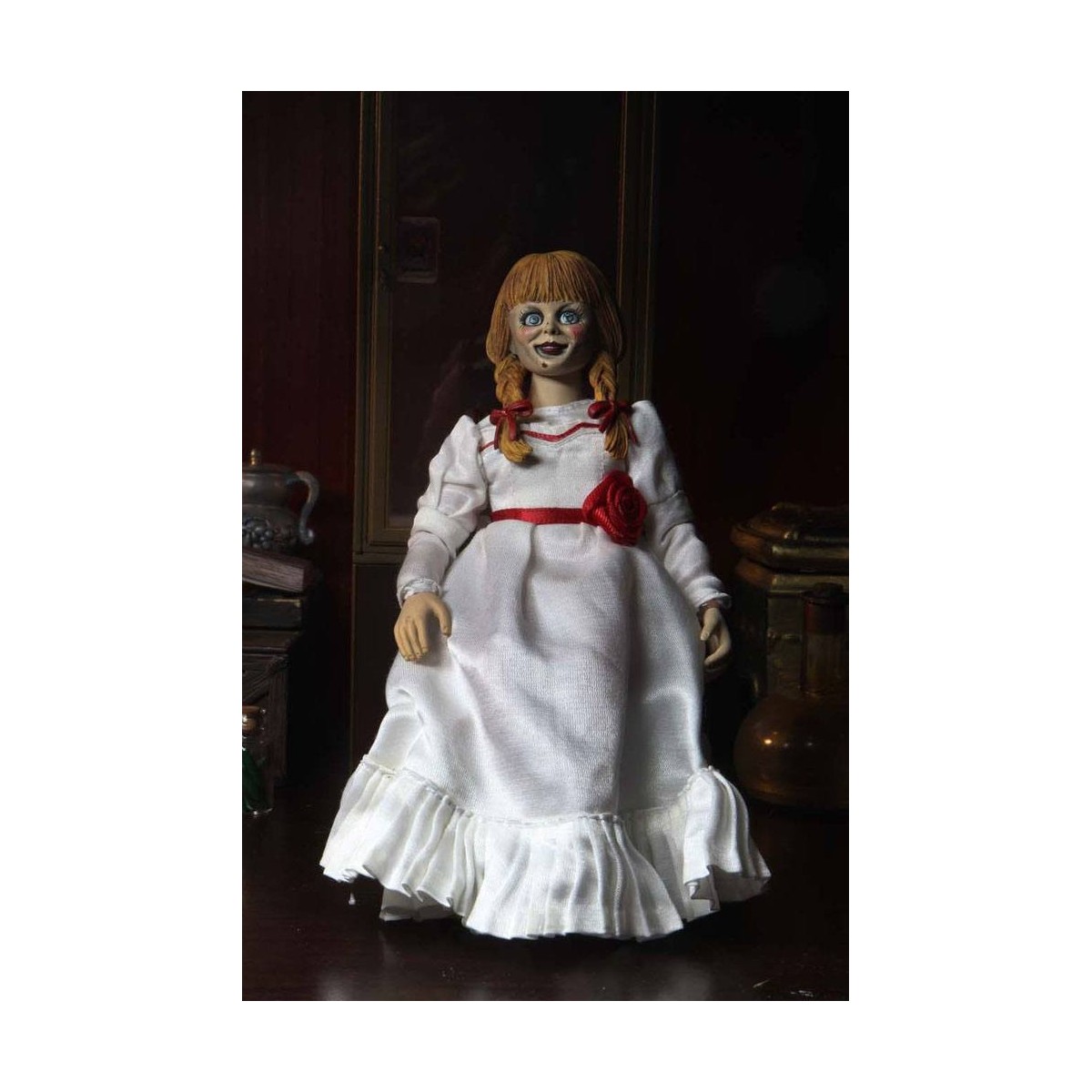 Neca - The Conjuring Universe - Tela retro Annabelle